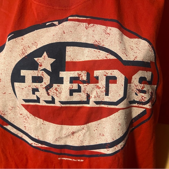 Reds Graphic Red T-Shirt - Picture 1 of 7